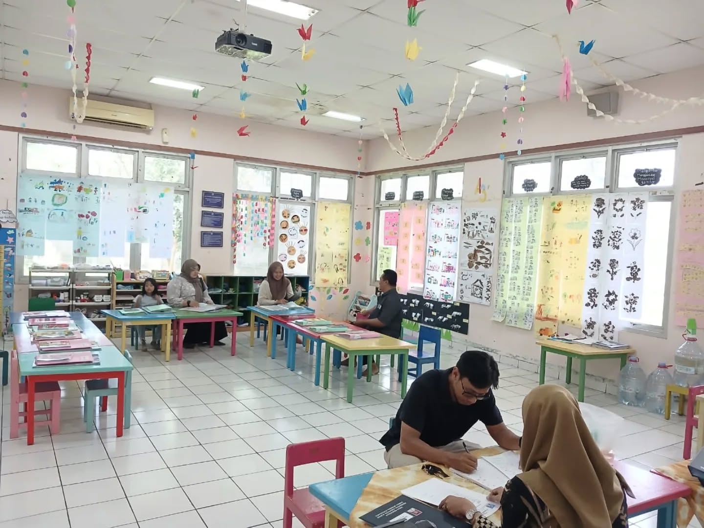 TK Negeri Model Sleman Melaksanakan Pembagian Rapor Semester Ganjil